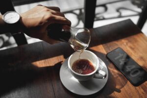 草津温泉の紅葉シーズンにおける混雑状況はどうなっていますか？