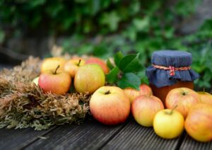 紅葉狩りの混雑を回避するための予約や交通手段は？