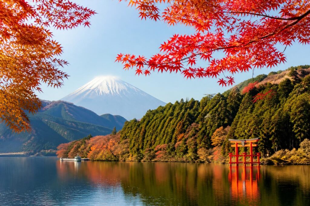 関東で紅葉と食べ歩きを楽しめるおすすめスポットは？